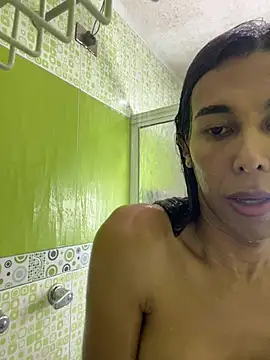 Ebonyxprincess  online show from April 4, 9:23 pm