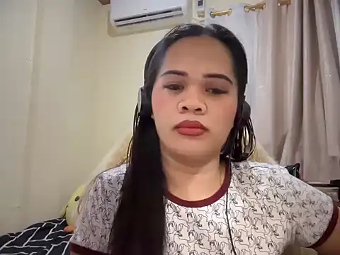 SophiaCourthaway online show from June 5, 8:09 am