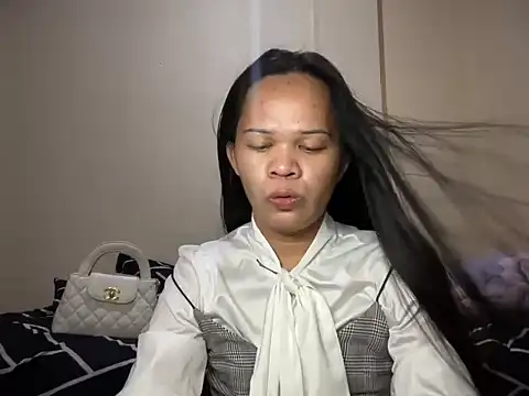 SophiaCourthaway online show from June 26, 1:48 pm