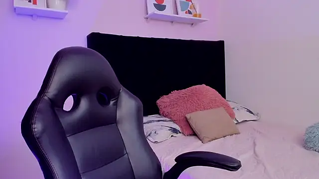 Paulina Lopezz online show from March 23, 8:03 pm