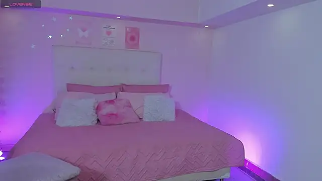 ScarlettDreamss7 online show from November 2, 3:32 pm