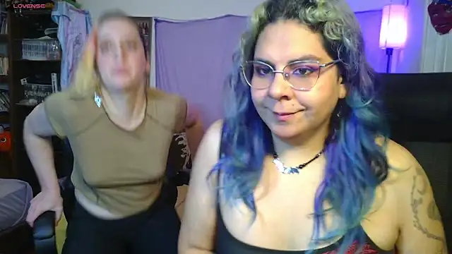 Evelan420 online show from April 9, 7:20 pm