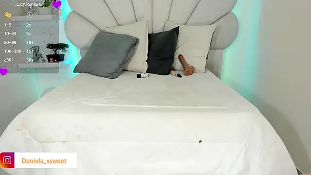 Danielaangelina online show from February 3, 6:22 am