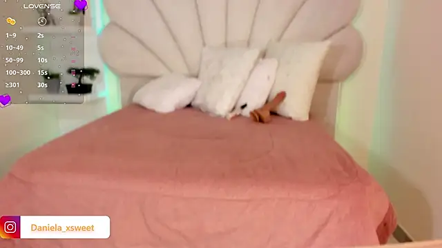 Danielaangelina online show from February 22, 6:38 am