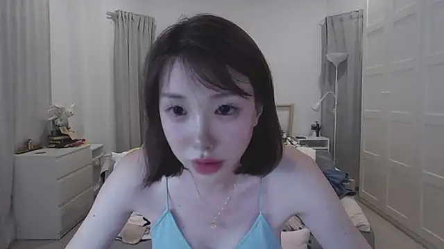 Snapshot of joycemilka chatting on February 13, 1:37 pm joycemilka online show from February 13, 1:37 pm