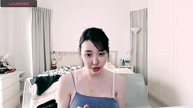 Snapshot of joycemilka chatting on March 2, 5:01 am joycemilka online show from March 2, 5:01 am