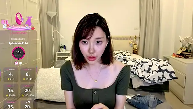 Snapshot of joycemilka chatting on March 7, 3:08 pm joycemilka online show from March 7, 3:08 pm