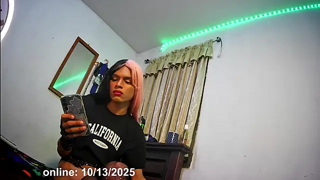 Snapshot of The_velvet_Sandra chatting on October 13, 11:05 pm The velvet Sandra online show from October 13, 11:05 pm