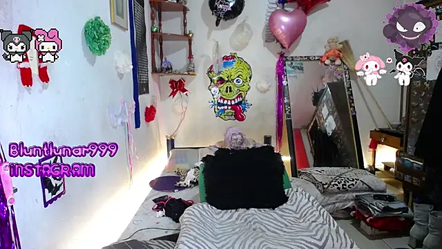 Snapshot of purplekattlyn chatting on March 5, 7:55 pm purplekattlyn online show from March 5, 7:55 pm