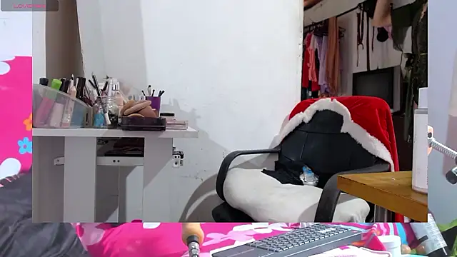 afroditacute15 online show from February 13, 5:42 pm