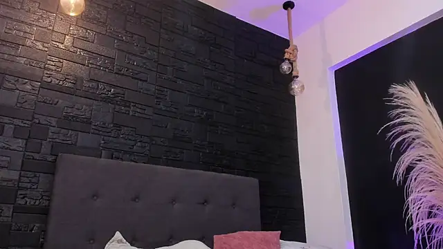 Maite Smith  online show from November 6, 1:22 pm