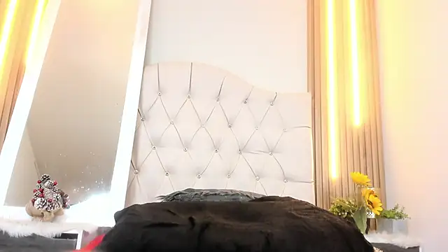 Alexa Bravva online show from December 17, 4:29 am