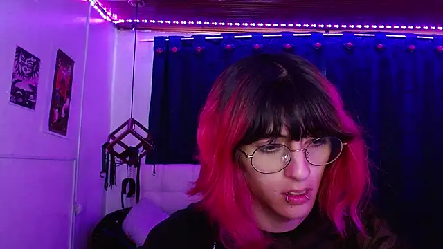 goth minerva online show from November 18, 2:28 pm