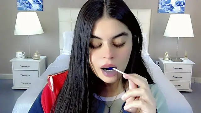 maddissonivanova online show from September 19, 10:15 pm