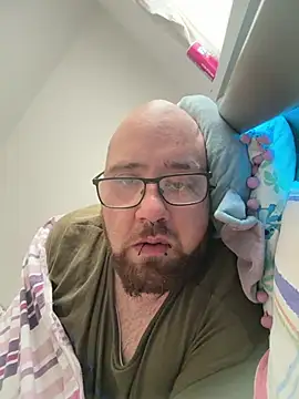 mrandmrsdarkside online show from March 16, 9:02 am