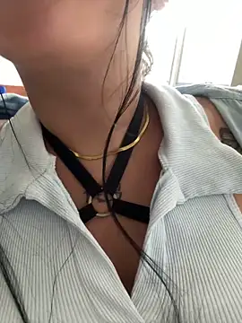 Bella  Wood online show from October 14, 7:58 pm