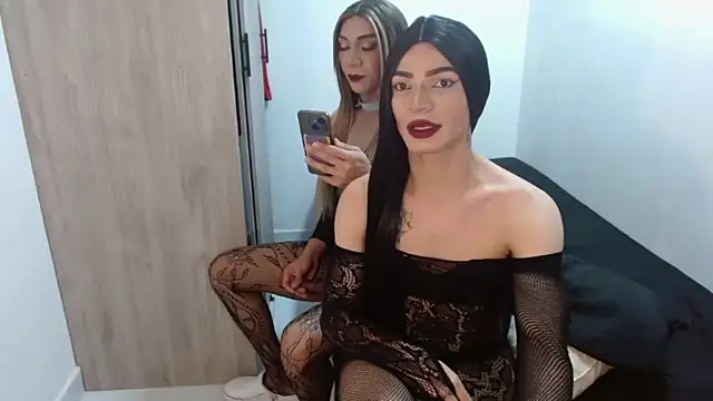 couple vzl online show from December 20, 10:43 am