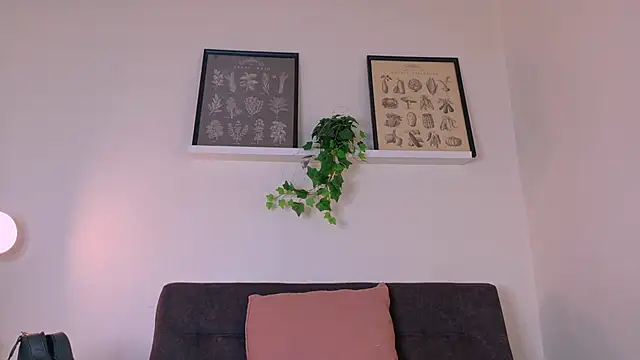 TiffValentinee  online show from February 27, 8:26 pm