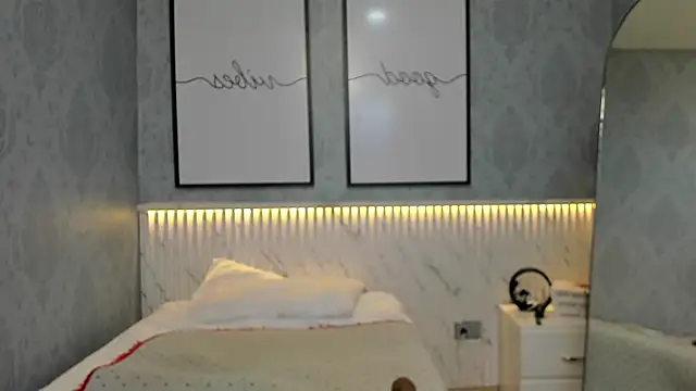 Ximenahott  online show from October 7, 6:09 pm