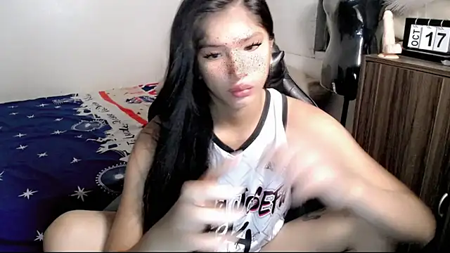 Snapshot of Cutierhyxx chatting on October 19, 10:07 am Cutierhyxx online show from October 19, 10:07 am