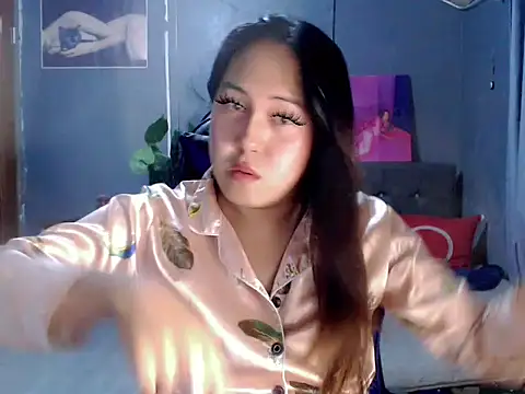 urtranspinay online show from May 5, 8:04 pm