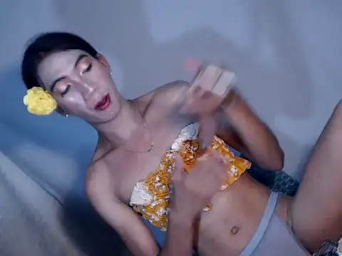 xyourdreamtrans online show from January 11, 6:09 am