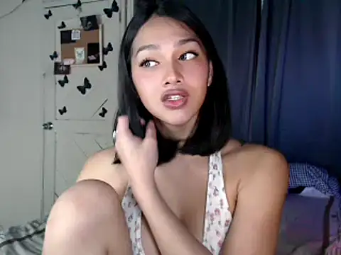 itsmekarinaaa online show from March 1, 5:41 pm