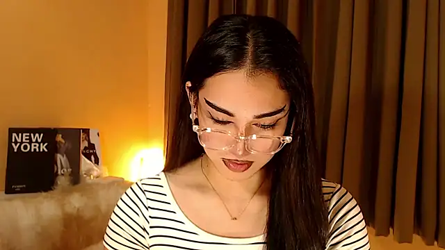 Snapshot of magnificent_kitana chatting on October 19, 1:25 pm magnificent kitana online show from October 19, 1:25 pm