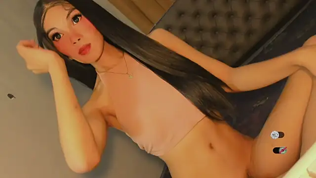 Snapshot of bella_enchantra chatting on September 9, 9:46 pm bella enchantra online show from September 9, 9:46 pm