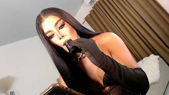 Mia holtxxx online show from October 24, 12:32 pm