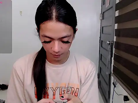 slimladyxoxo online show from February 11, 7:16 am