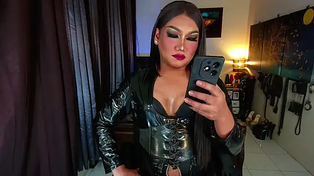 Snapshot of UrMajesticGODDESS chatting on September 11, 2:14 pm UrMajesticGODDESS online show from September 11, 2:14 pm