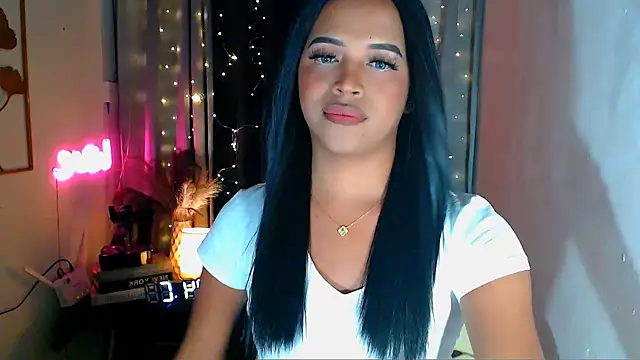 Lorainnelustts online show from February 22, 2:31 pm