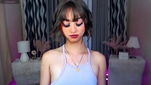 Kiah Wyatt online show from November 7, 6:02 am