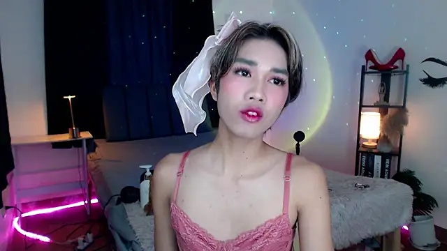 Lavictoriathegreat online show from November 28, 8:10 pm