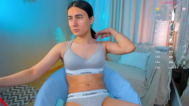 HeyAlena online show from October 4, 11:00 am