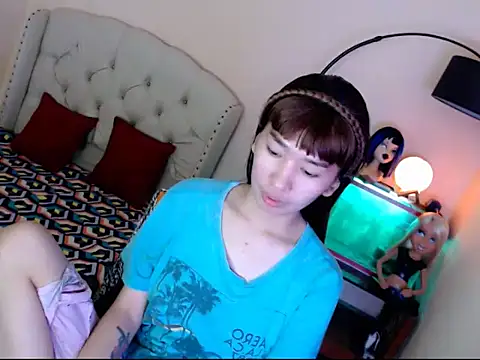 ShantalFoxxy  online show from October 27, 11:40 am