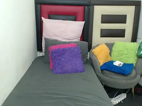 Lsnickykhanyile online show from January 10, 8:53 am