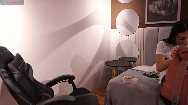 Ariaa Isabell online show from October 31, 6:49 pm