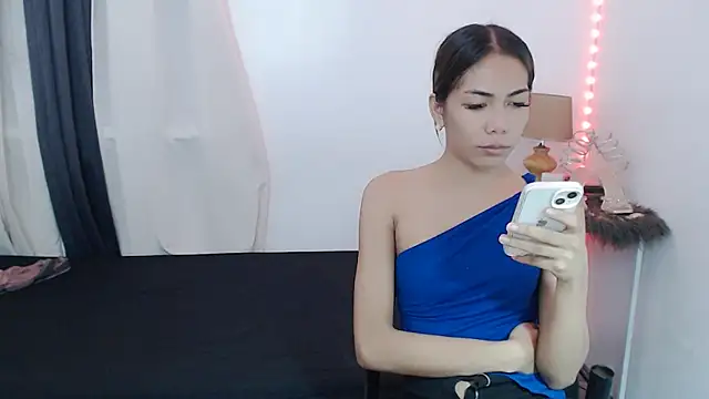 Xhugebatecum online show from November 24, 4:42 pm