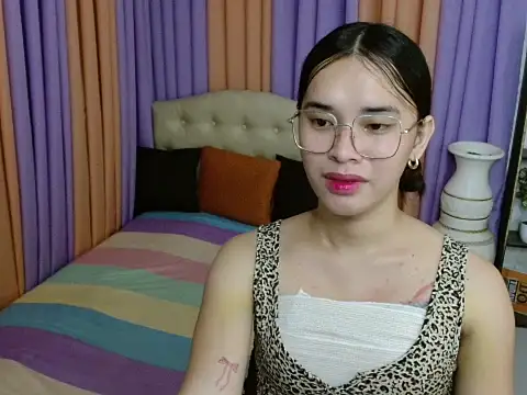 SeductiveAppleTS online show from December 15, 7:15 am