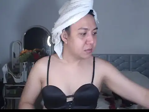 Snapshot of stellahugeX chatting on September 28, 7:57 pm stellahugeX online show from September 28, 7:57 pm