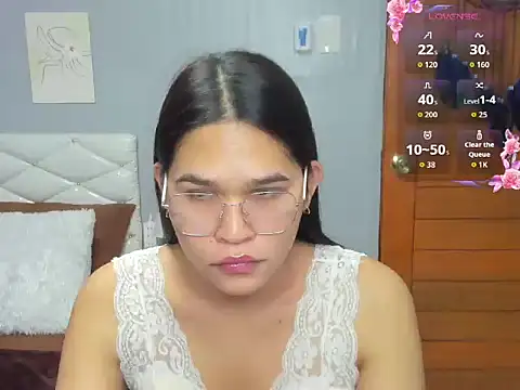 Snapshot of AlianaBlair chatting on October 4, 8:20 pm AlianaBlair online show from October 4, 8:20 pm