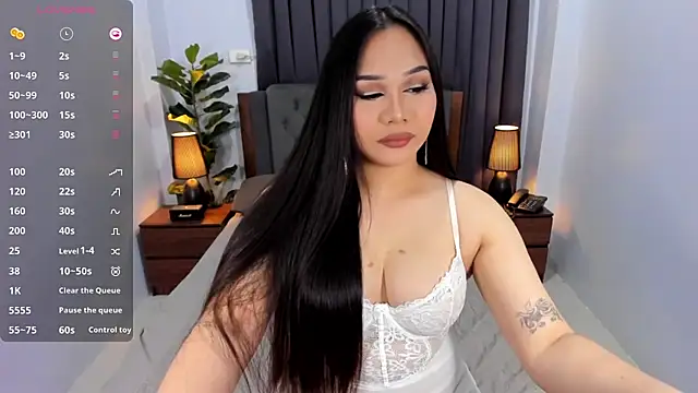 ZerinaKenzie online show from September 19, 6:57 pm