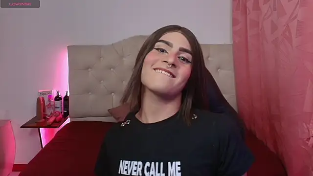 lailahdark online show from October 21, 4:58 am