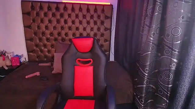 lailahdark online show from February 13, 4:41 am