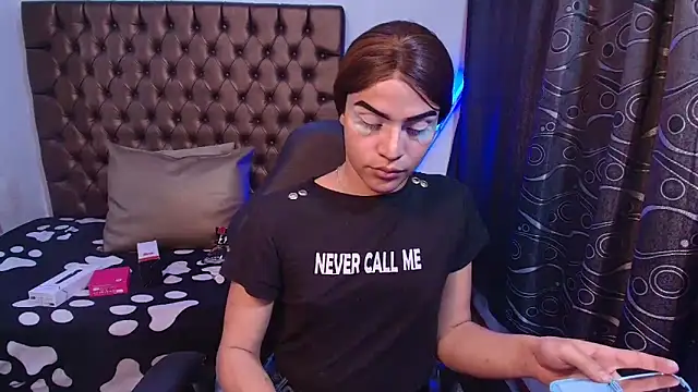 lailahdark online show from April 8, 10:00 pm