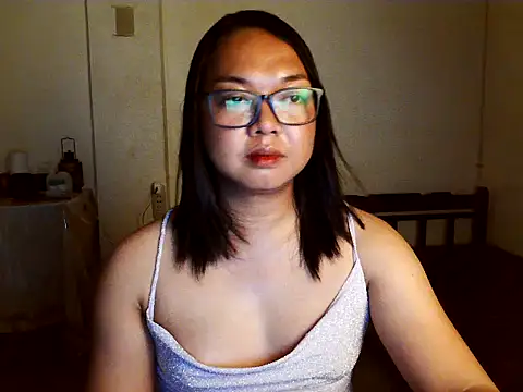 Trishme online show from October 15, 3:45 pm