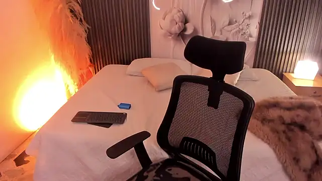 Maxxxine1 online show from March 8, 2:26 am