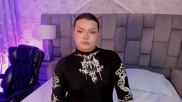 Maxxxine1 online show from April 19, 12:33 am